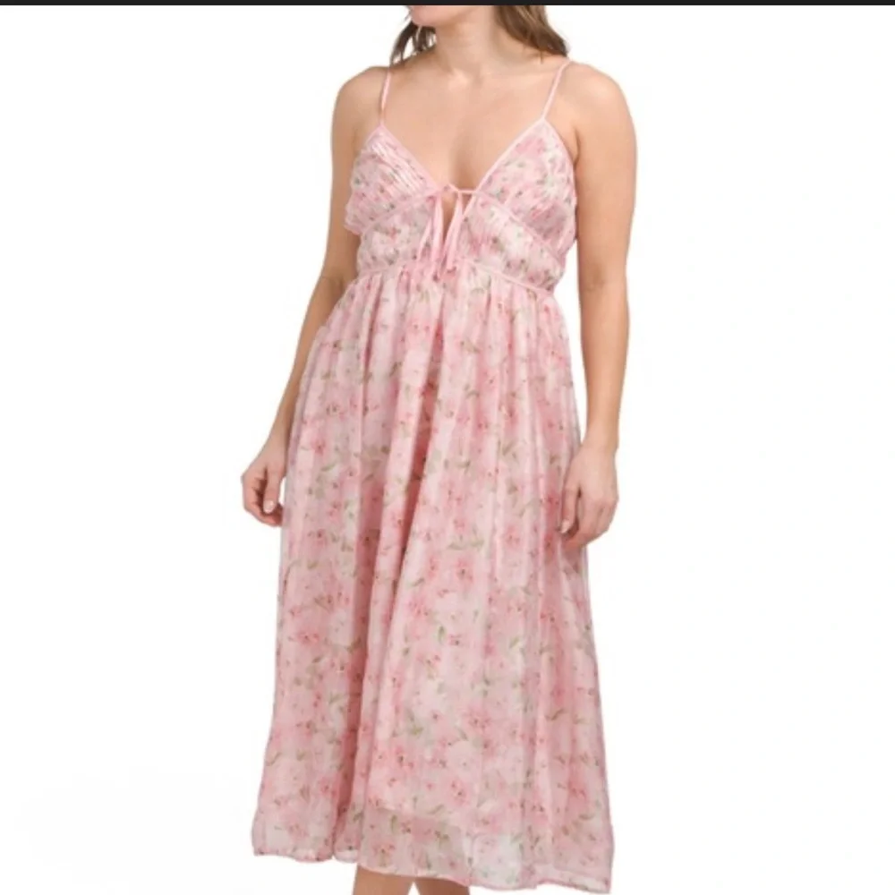 en saison pink floral dress En Saison: Pink Cinderella Dress